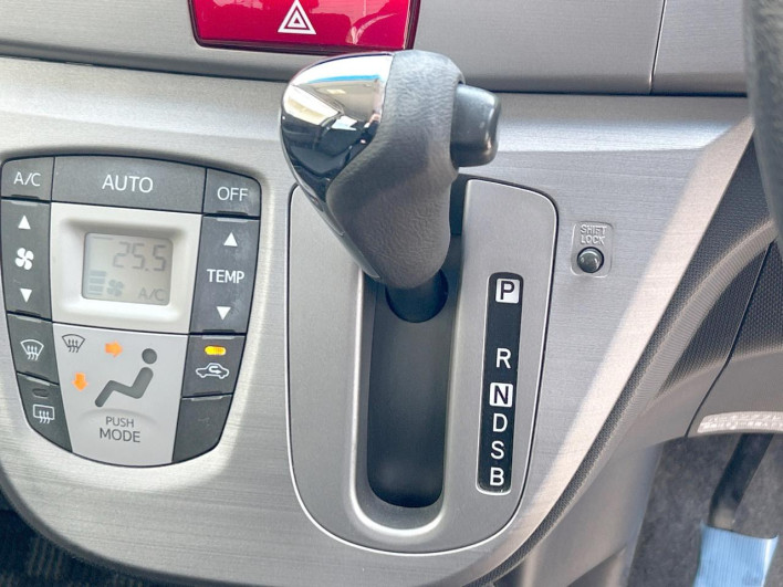 2012 Daihatsu Move DBA-LA100S (UW-6a2b78785d22d)[14]