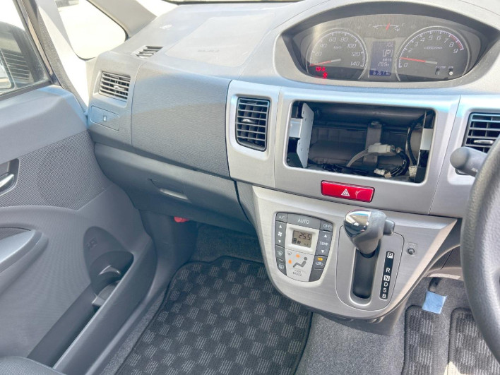 2012 Daihatsu Move DBA-LA100S (UW-6a2b78785d22d)[12]