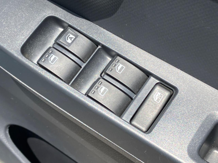 2018 Daihatsu Mirai Ease 5BA-LA360S (UW-6a2b78835a93d)[21]