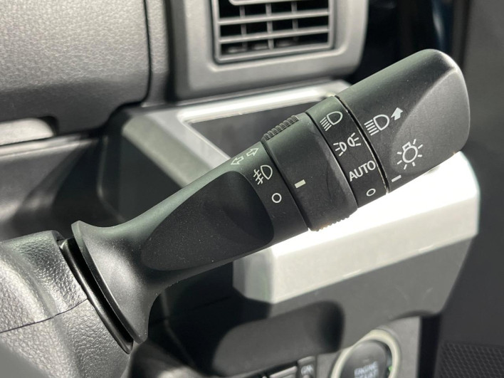 2021 Toyota Pixis Mega 3BA-LA700A (UW-6a2b7895efc9e)[15]