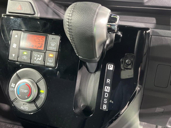 2021 Toyota Pixis Mega 3BA-LA700A (UW-6a2b7895efc9e)[21]