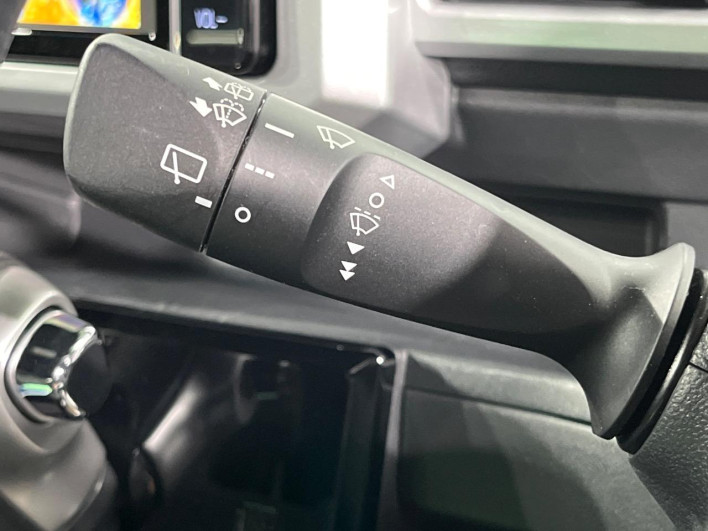 2021 Toyota Pixis Mega 3BA-LA700A (UW-6a2b7895efc9e)[16]