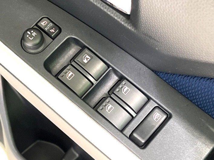 2019 Toyota Roomy DBA-M900A (UW-6a2b78a989019)[17]