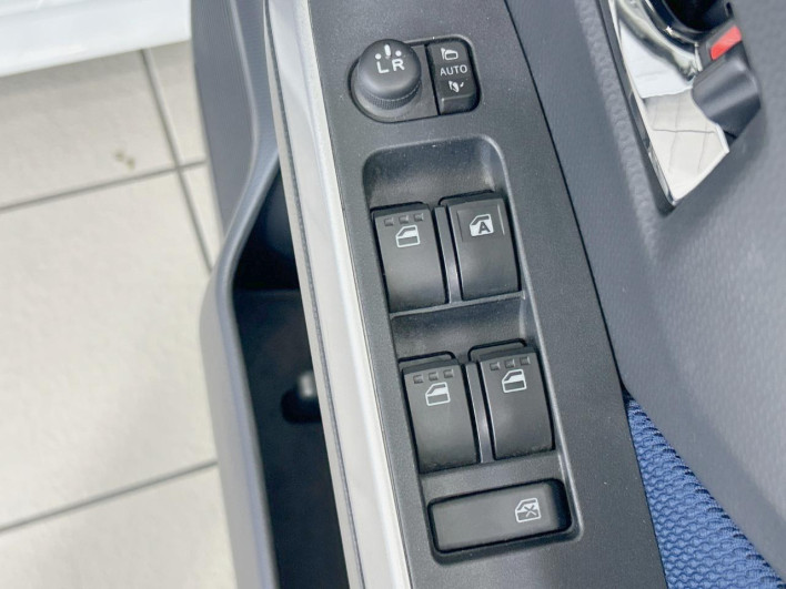 2017 Daihatsu Toll DBA-M900S (UW-6a2b78b14a7ba)[27]