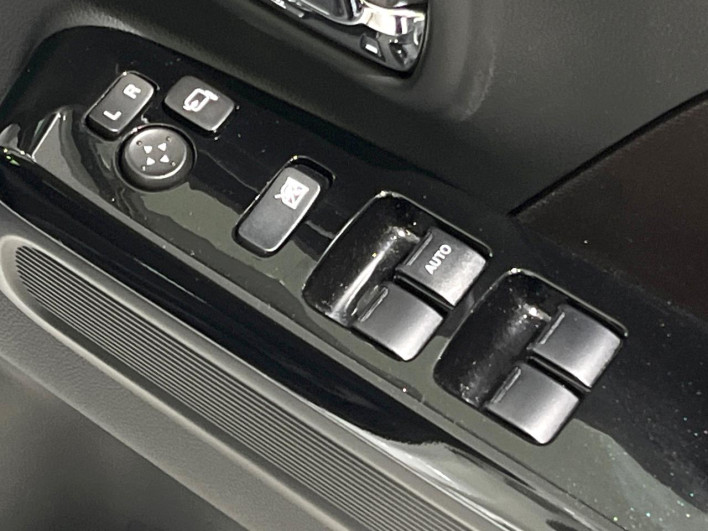 2018 Suzuki Wagon R Stingray DAA-MH55S (UW-6a2b78c8db649)[14]