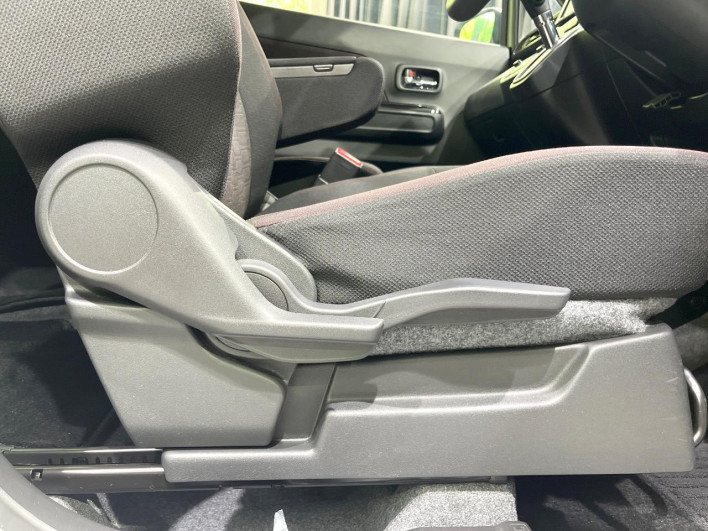 2018 Suzuki Wagon R Stingray DAA-MH55S (UW-6a2b78c8db649)[15]