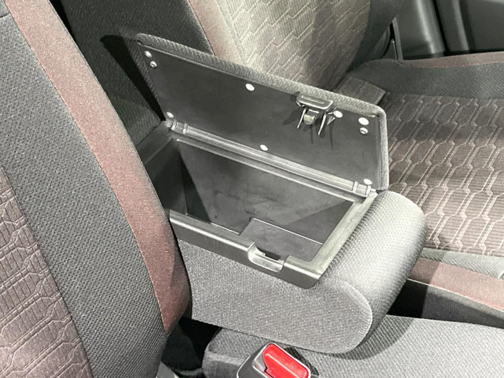 2018 Suzuki Wagon R Stingray DAA-MH55S (UW-6a2b78c8db649)[25]