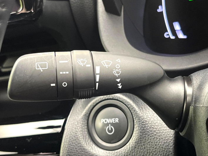 2025 Toyota Yaris Cross 6AA-MXPJ10 (UW-6a2b78f9b8403)[16]