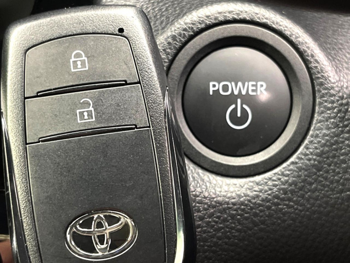 2025 Toyota Yaris Cross 6AA-MXPJ10 (UW-6a2b78f9b8403)[9]