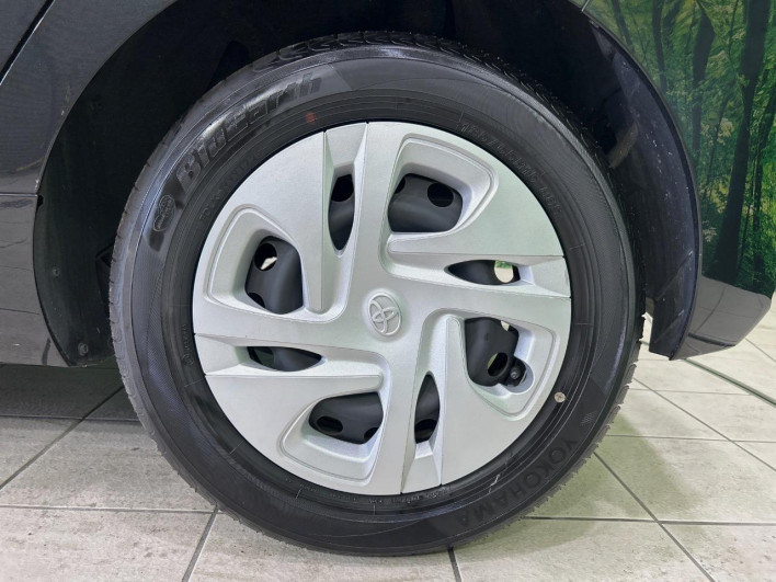 2021 Toyota Aqua 6AA-MXPK11 (UW-6a2b78fce571d)[12]