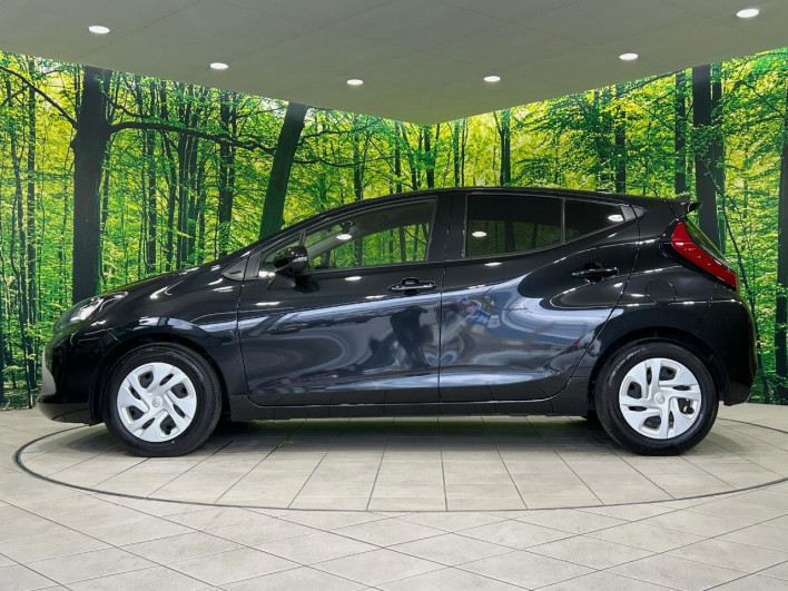 2021 Toyota Aqua 6AA-MXPK11 (UW-6a2b78fce571d)[14]