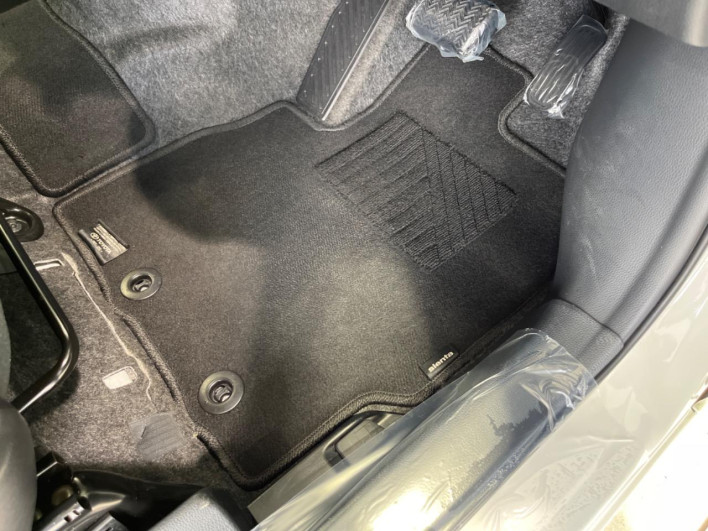 2023 Toyota Sienta 6AA-MXPL10G (UW-6a2b79027e88c)[25]