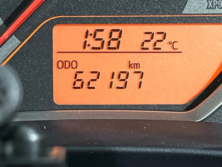 2015 Toyota Vitz DBA-NCP131 (UW-6a2b7916054e9)[2]