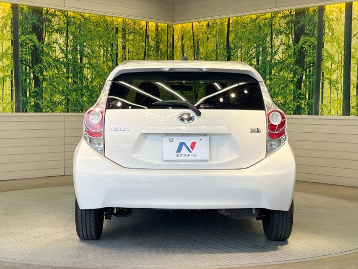 2012 Toyota Aqua DAA-NHP10 (UW-6a2b7919ebc04)[18]