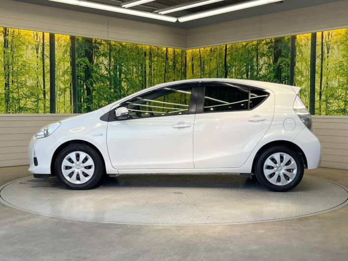 2012 Toyota Aqua DAA-NHP10 (UW-6a2b7919ebc04)[20]