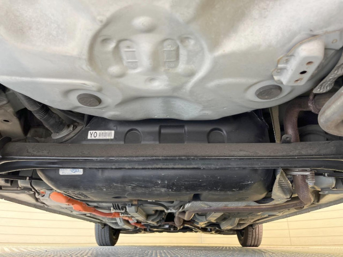 2012 Toyota Aqua DAA-NHP10 (UW-6a2b7919ebc04)[23]