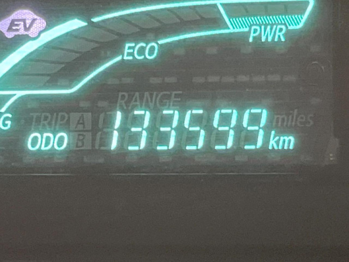 2012 Toyota Aqua DAA-NHP10 (UW-6a2b7919ebc04)[2]