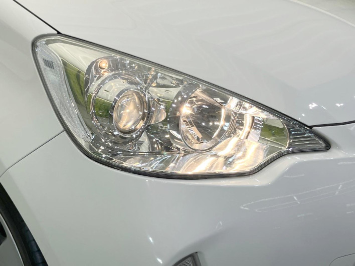 2013 Toyota Aqua DAA-NHP10 (UW-6a2b791aae2b7)[12]