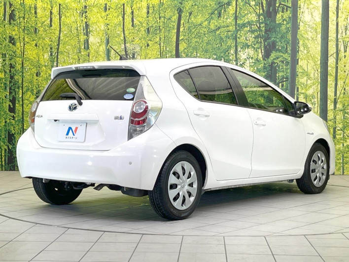 2013 Toyota Aqua DAA-NHP10 (UW-6a2b791aae2b7)[8]