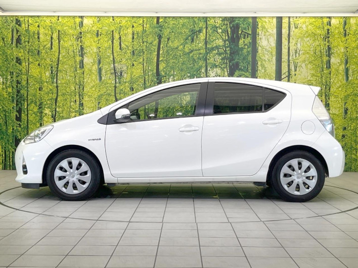 2013 Toyota Aqua DAA-NHP10 (UW-6a2b791aae2b7)[11]
