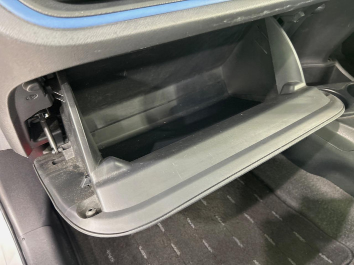 2014 Toyota Aqua DAA-NHP10 (UW-6a2b791eadb62)[27]