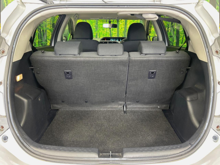 2014 Toyota Aqua DAA-NHP10 (UW-6a2b791eadb62)[17]
