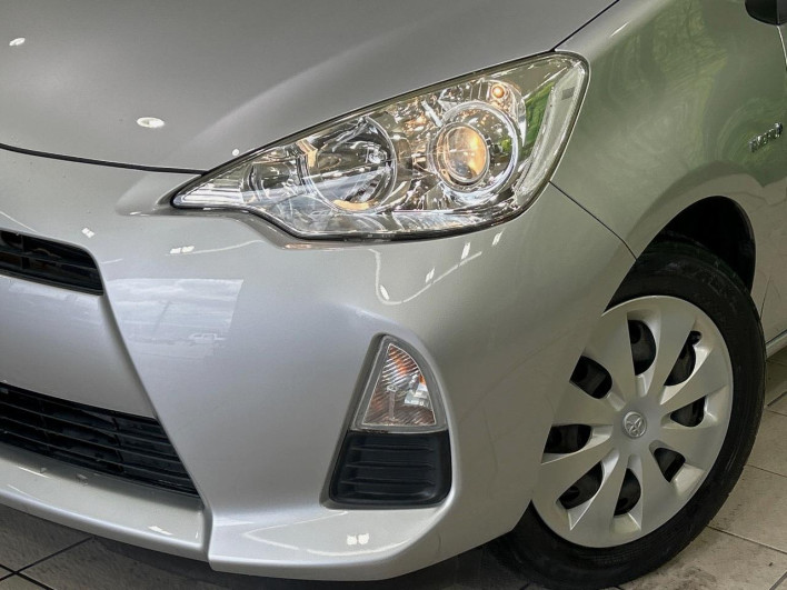 2014 Toyota Aqua DAA-NHP10 (UW-6a2b791eadb62)[5]