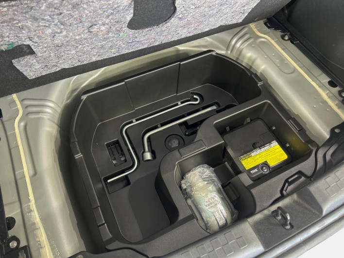 2014 Toyota Aqua DAA-NHP10 (UW-6a2b791eadb62)[19]