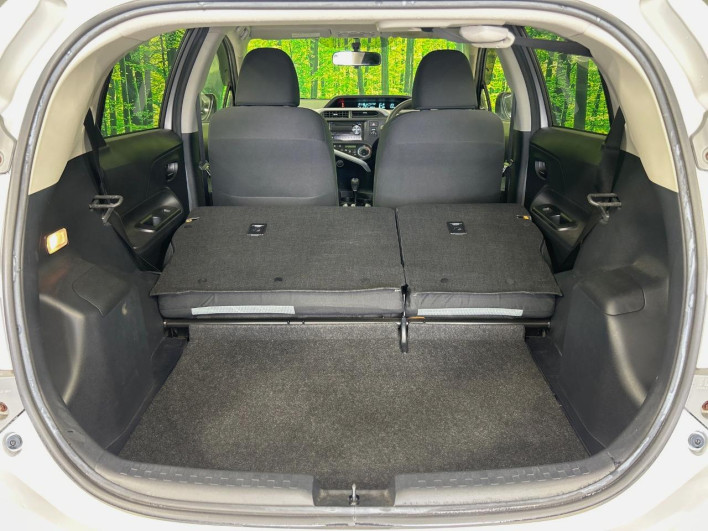 2014 Toyota Aqua DAA-NHP10 (UW-6a2b791eadb62)[20]