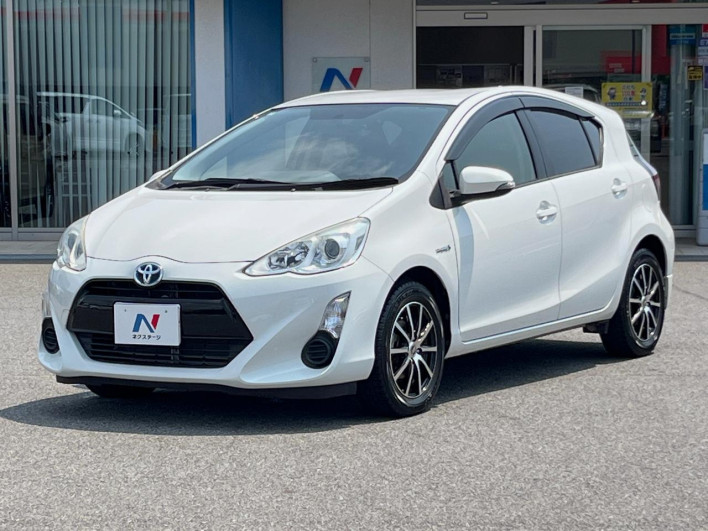 2015 Toyota Aqua DAA-NHP10 (UW-6a2b791f390d7)[0]