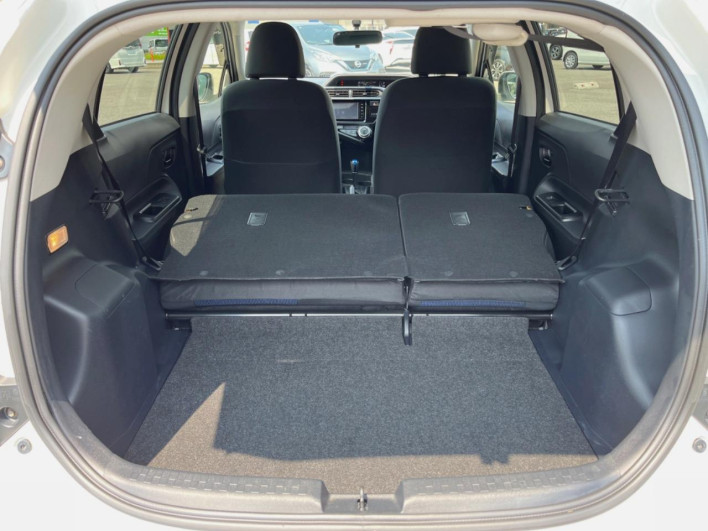2015 Toyota Aqua DAA-NHP10 (UW-6a2b791f390d7)[6]