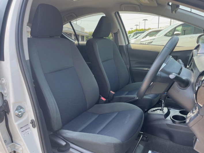 2015 Toyota Aqua DAA-NHP10 (UW-6a2b791f390d7)[3]