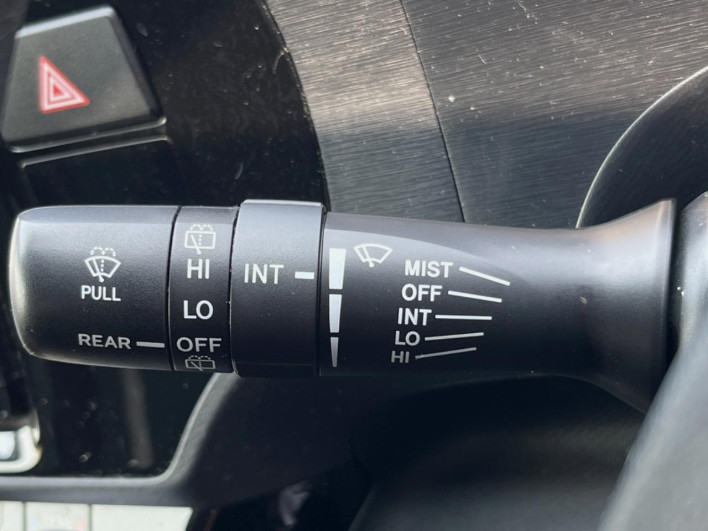 2015 Toyota Aqua DAA-NHP10 (UW-6a2b791f390d7)[9]