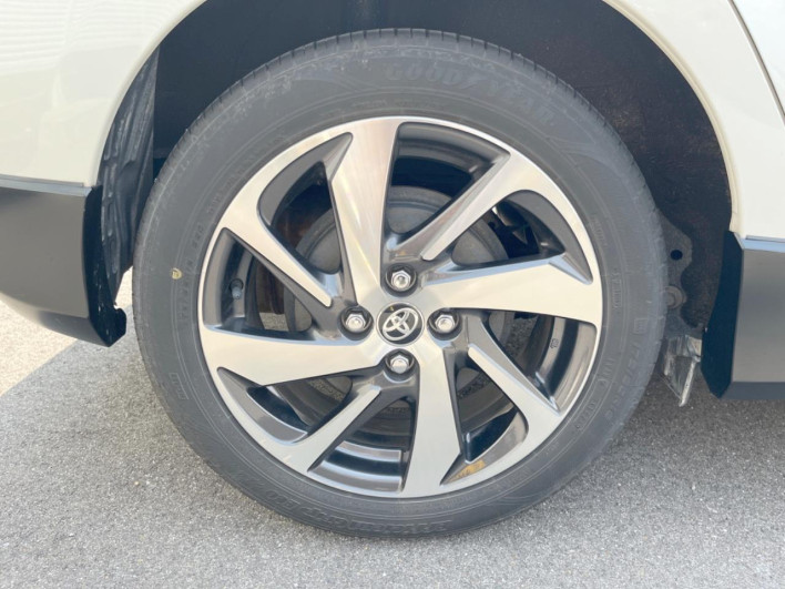 2016 Toyota Aqua DAA-NHP10 (UW-6a2b7920763cf)[5]