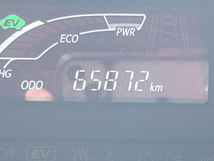 2016 Toyota Aqua DAA-NHP10 (UW-6a2b7920763cf)[2]
