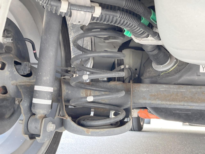 2016 Toyota Aqua DAA-NHP10 (UW-6a2b7920763cf)[23]