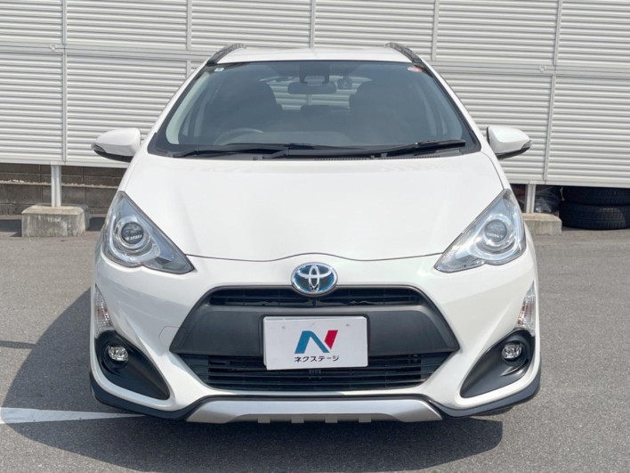 2016 Toyota Aqua DAA-NHP10 (UW-6a2b7920763cf)[4]