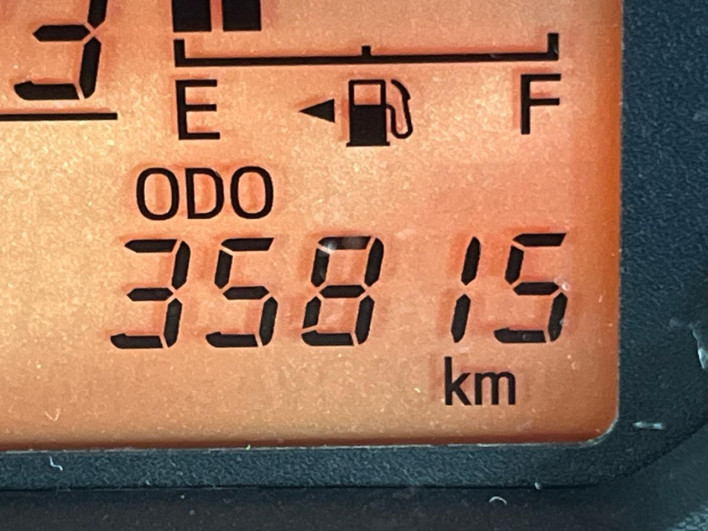 2012 Toyota Vitz DBA-NSP130 (UW-6a2b7925c6018)[2]
