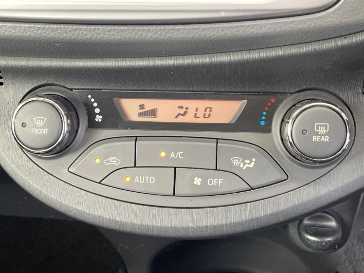 2013 Toyota Vitz DBA-NSP130 (UW-6a2b7925d3156)[13]