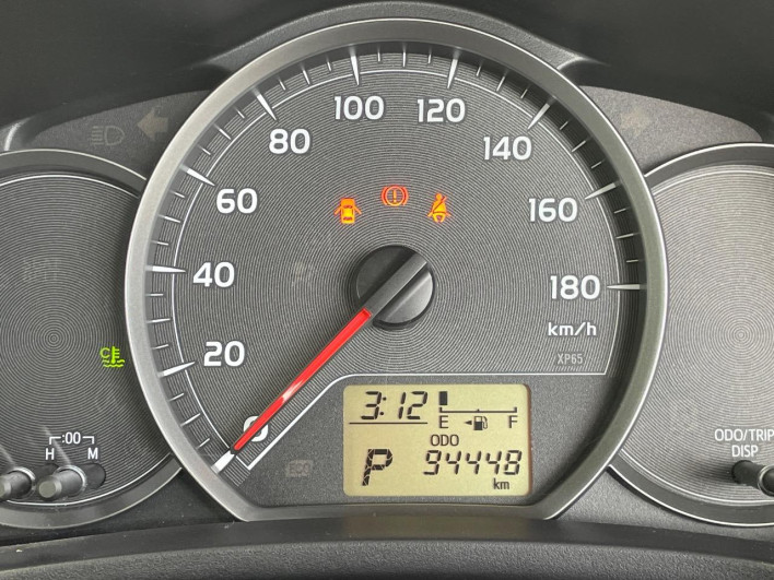 2013 Toyota Vitz DBA-NSP130 (UW-6a2b7925d3156)[2]