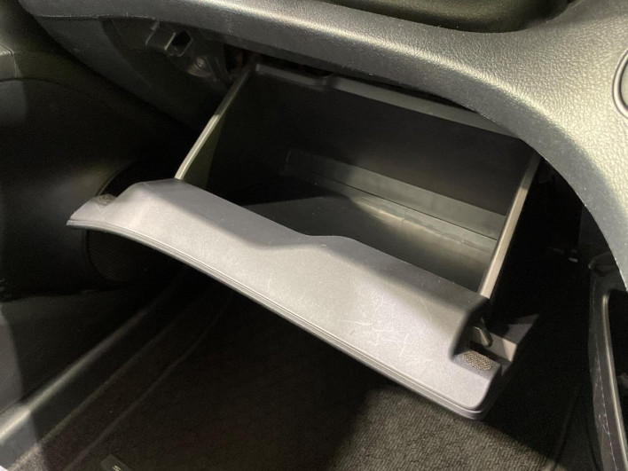 2016 Toyota Sienta DBA-NSP170G (UW-6a2b7928a06a4)[24]