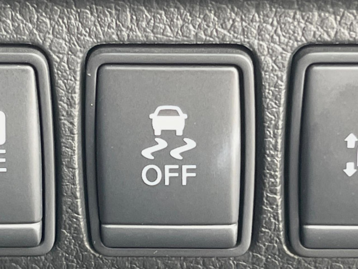 2013 Nissan Elgrand DBA-PE52 (UW-6a2b7932c36ab)[5]
