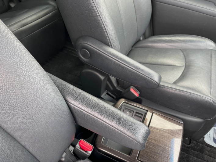 2013 Nissan Elgrand DBA-PE52 (UW-6a2b7932c36ab)[27]