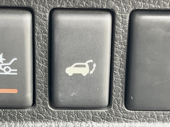 2013 Nissan Elgrand DBA-PE52 (UW-6a2b7932c36ab)[9]