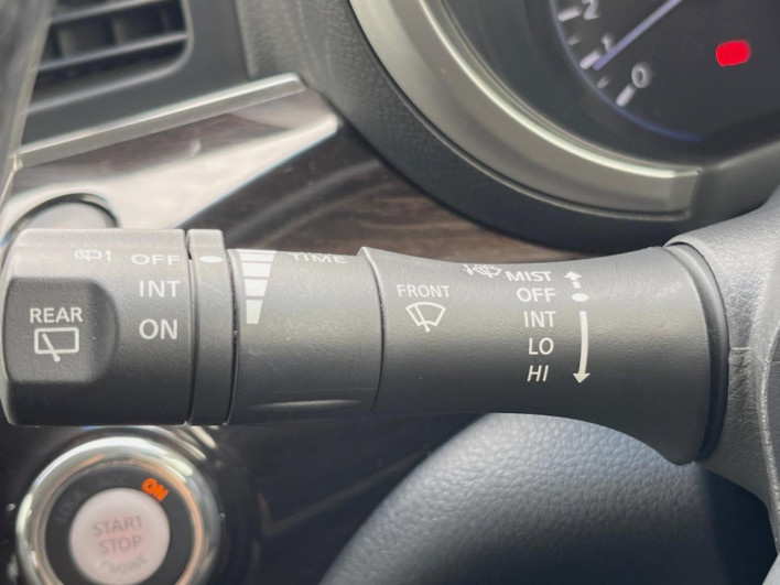 2013 Nissan Elgrand DBA-PE52 (UW-6a2b7932c36ab)[17]