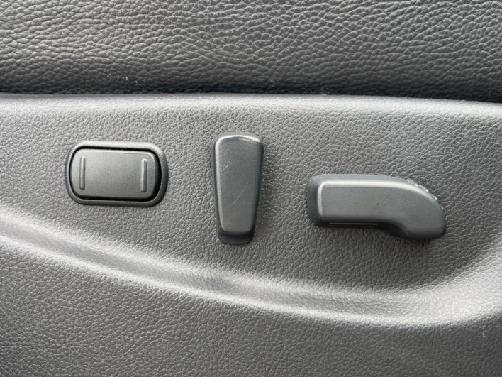 2013 Nissan Elgrand DBA-PE52 (UW-6a2b7932c36ab)[26]