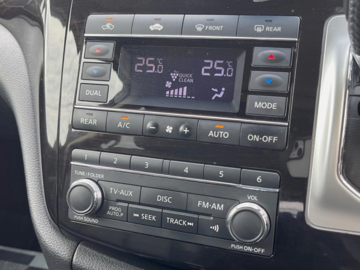 2013 Nissan Elgrand DBA-PE52 (UW-6a2b7932c36ab)[21]