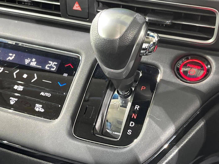 2021 Honda Odyssey Hybrid 6AA-RC4 (UW-6a2b79358040f)[25]