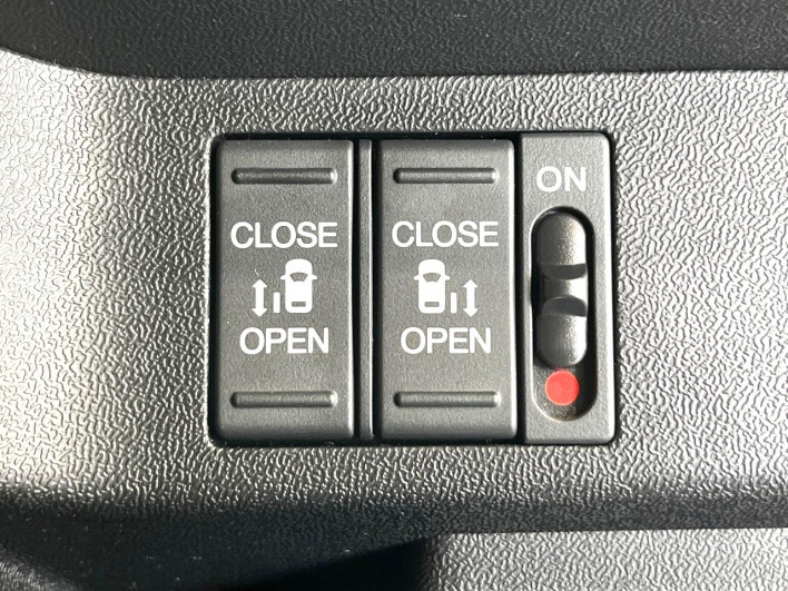 2015 Honda Step Wagon DBA-RP2 (UW-6a2b793735e99)[21]