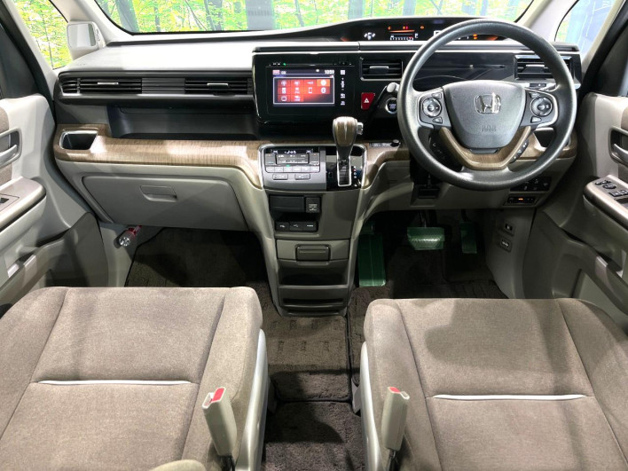 2015 Honda Step Wagon DBA-RP2 (UW-6a2b793735e99)[15]